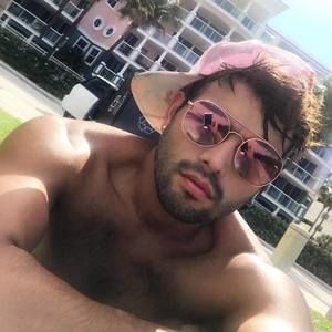 Meet your Posher, Alex